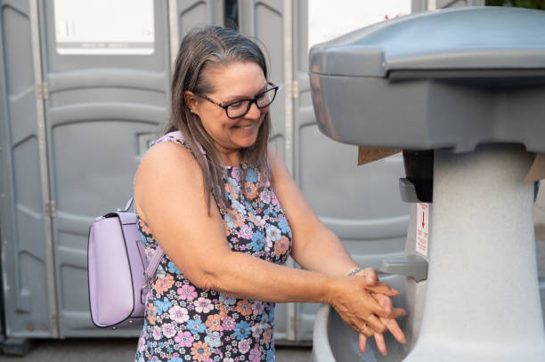 Best Luxury portable toilet rental  in Harvey, IL
